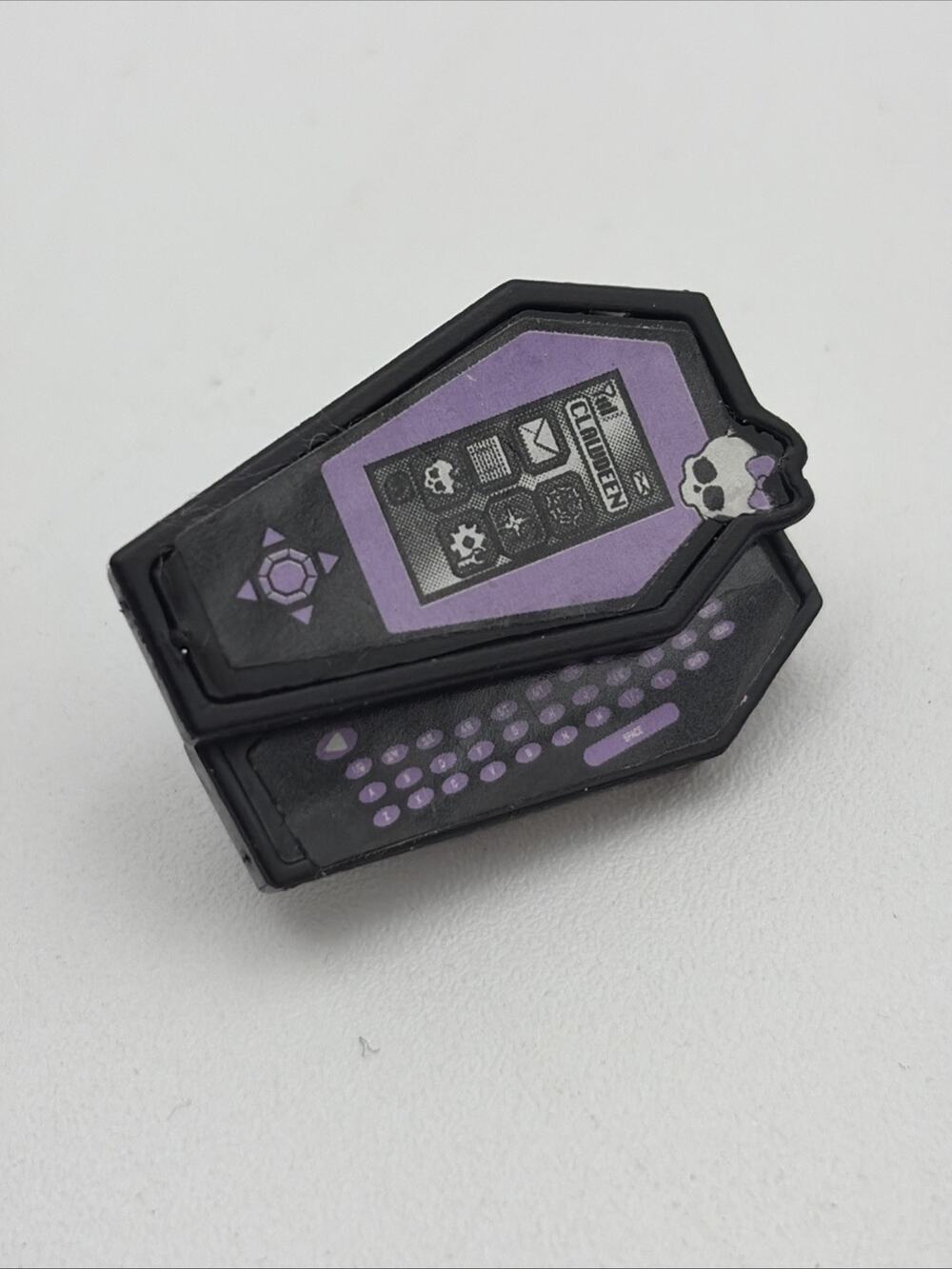 Monster High Dawn of the Dance Clawdeen Wolf Purple iCoffin Phone